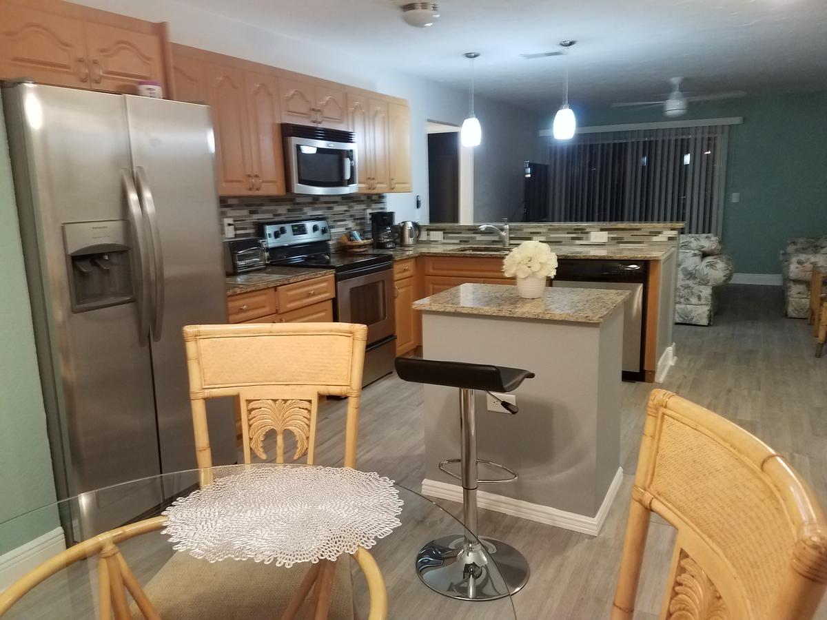 2Br/1Ba Vacation Rental - Sienna Park Сарасота Экстерьер фото